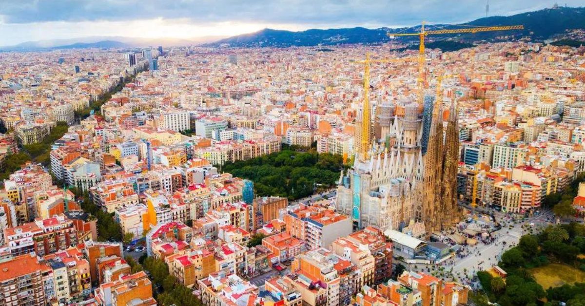 7 The Best Neighborhoods in Barcelona