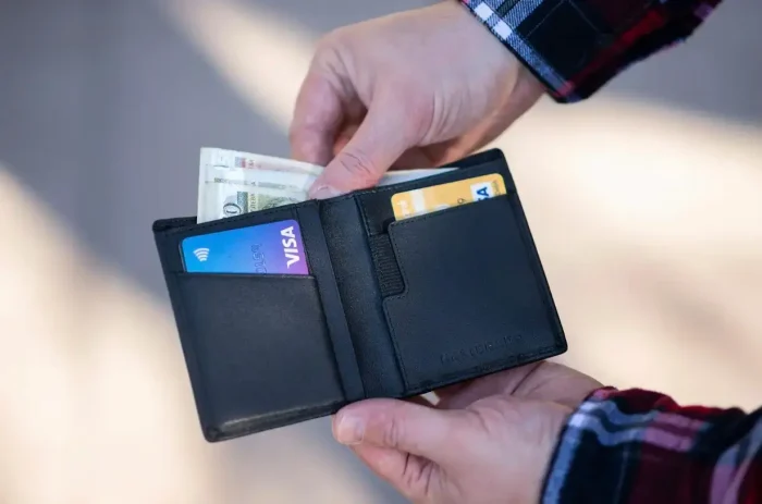 8 Habits of People with Excellent Credit Score