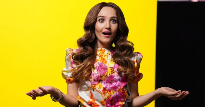 Chloe Fineman Biography