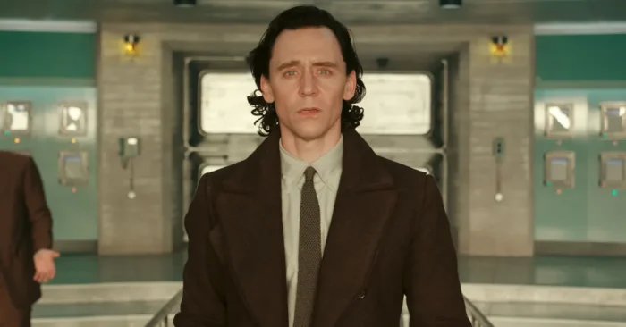 Tom Hiddleston Biography