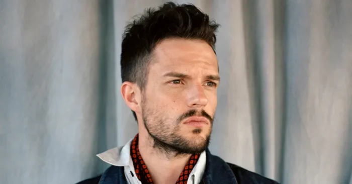 Brandon Flowers Biography