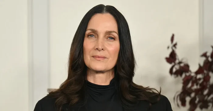 Carrie-Anne Moss Biography