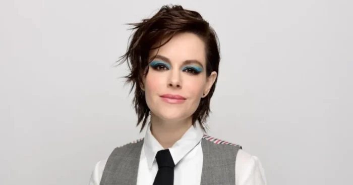 Emily Hampshire Biography