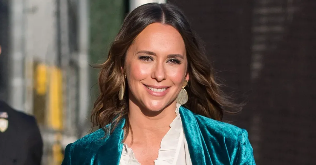 Jennifer Love Hewitt Biography