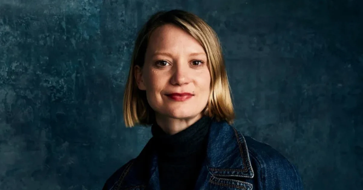 Mia Wasikowska Biography