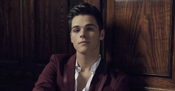 AJ Mitchell Biography