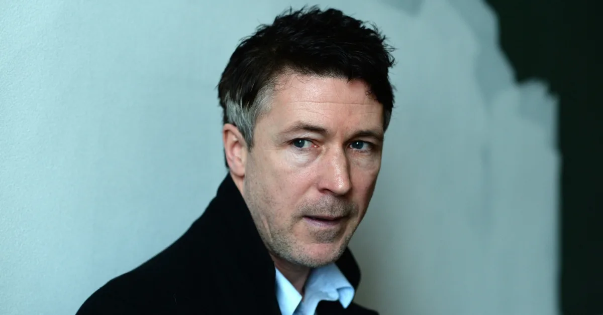 Aidan Gillen Biography