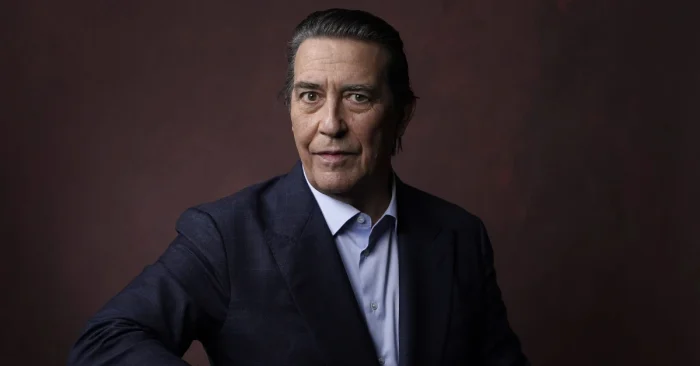 Ciarán Hinds Biography