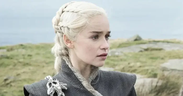 Emilia Clarke Biography