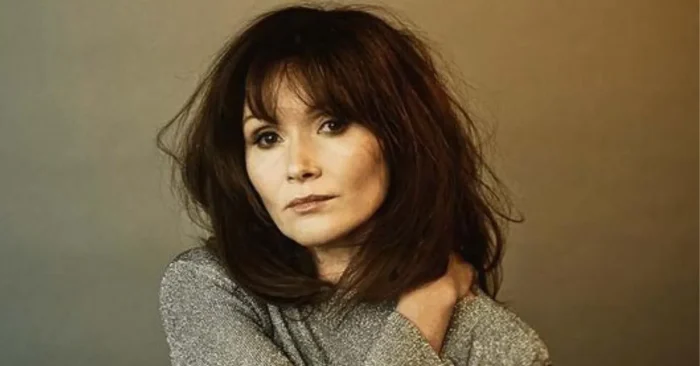 Essie Davis Biography