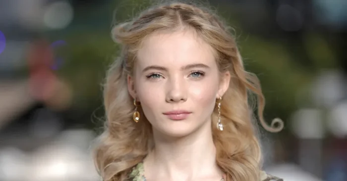 Freya Allan Biography