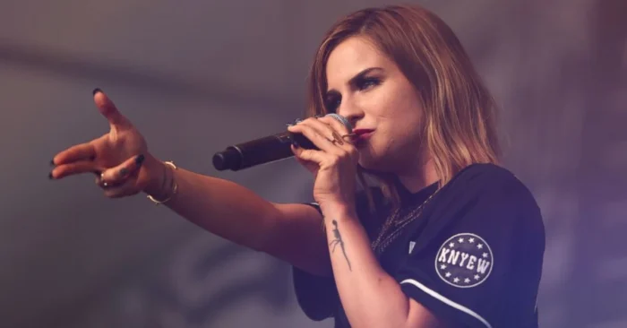 JoJo Singer Biography