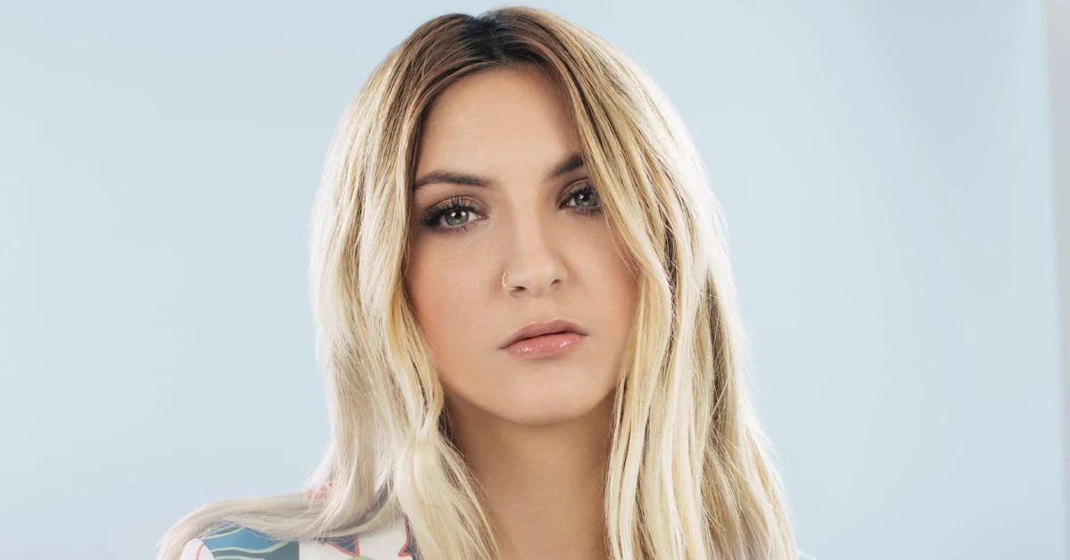 Julia Michaels Biography