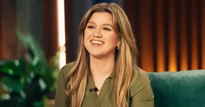 Kelly Clarkson Biography