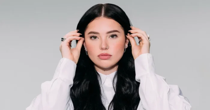 Lauren Spencer Smith Biography