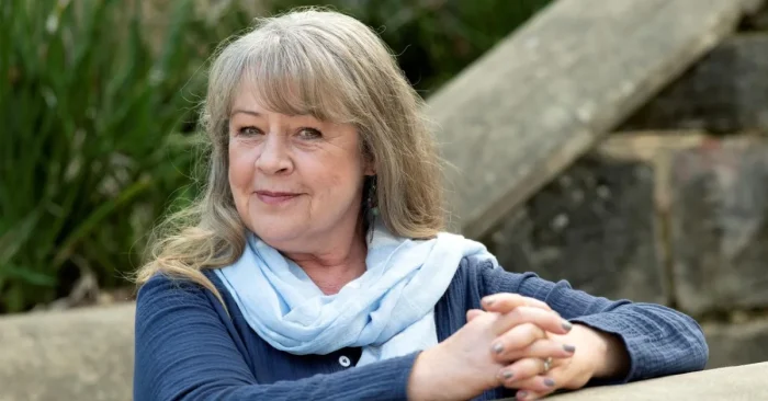 Noni Hazlehurst Biography