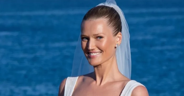 Toni Garrn Biography